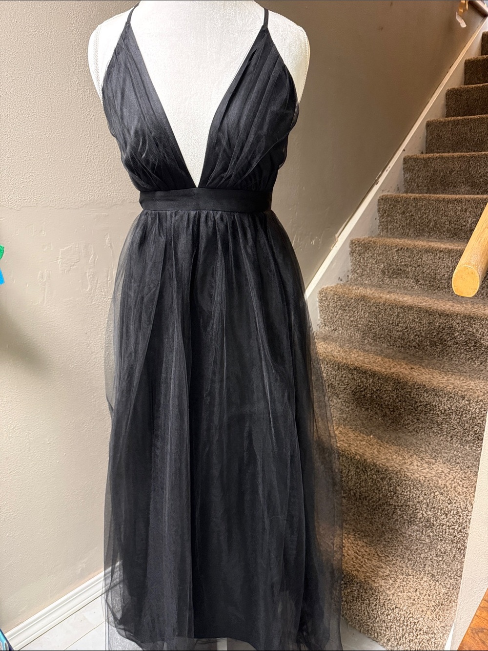 🆕 Black Deep V-Neck Tulle Maxi Dress size medium
